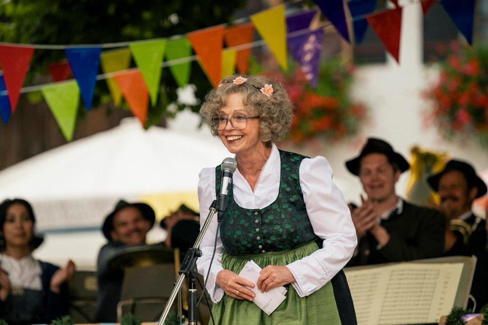 Gisela Schneeberger hält eine Rede zum Maifest.