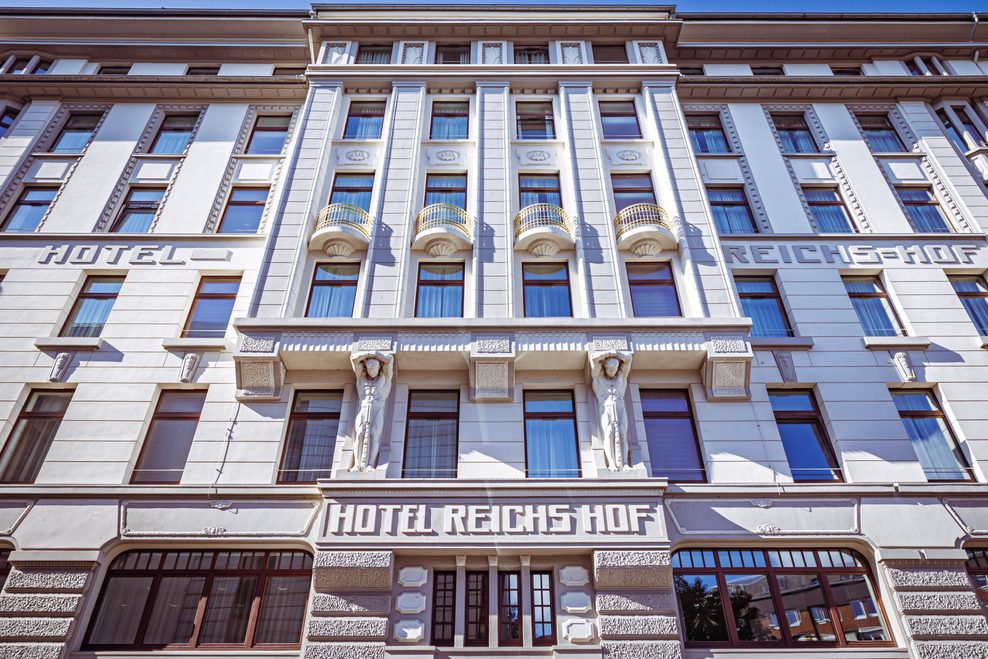 Das 1910 an der Kirchenallee eröffnete Hotel Reichshof (hier die Rückseite) steht unter Denkmalschutz.