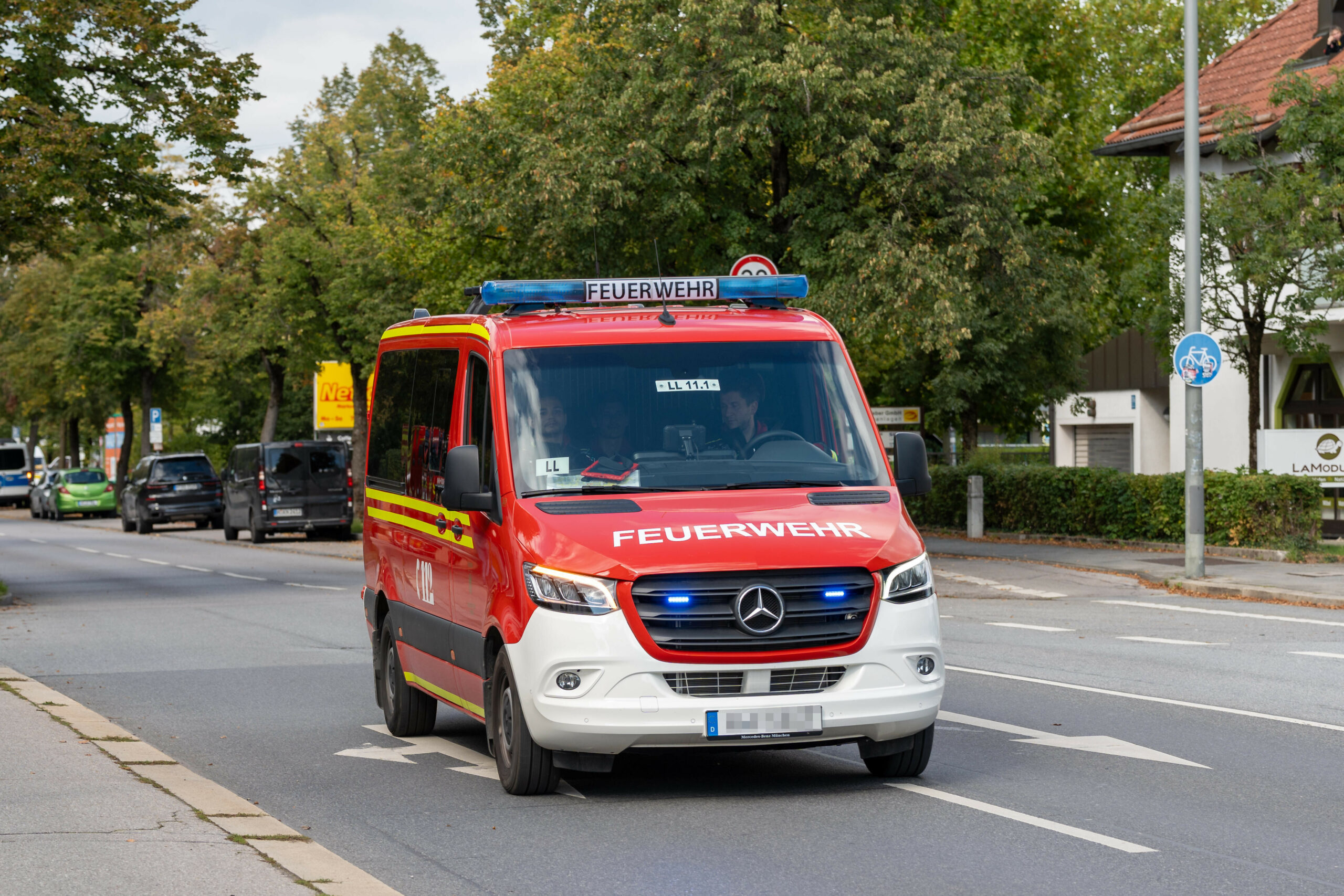 Rettungswagen im Einsatz (Symbolbild).