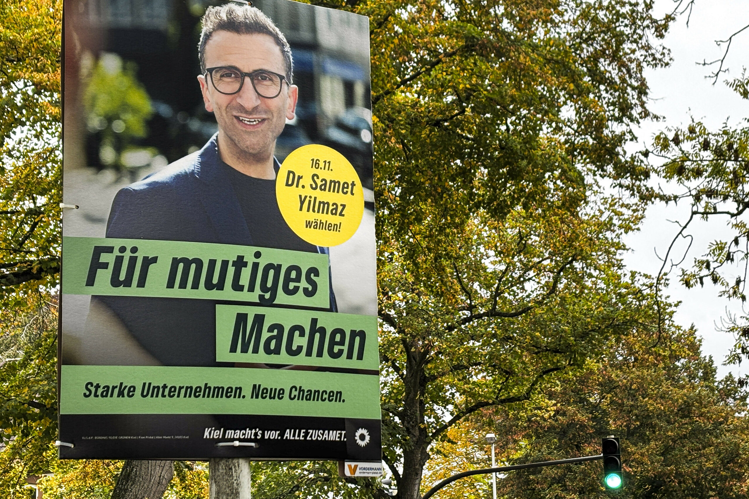 Wahlplakat von Samet Yilmaz, Kieler Oberbürgermeister-Kandidat der Grünen.