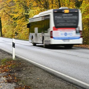„Bus statt Bahn“, heißt es bald für viele Pendler im nördlichen Hamburger Umland.