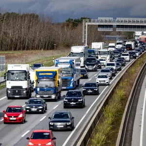 Stau auf der A7 (Symbolbild).