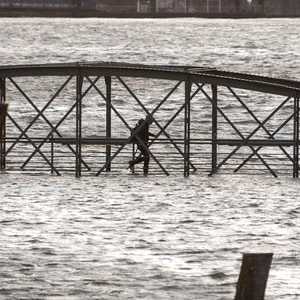 Brücke unter Wasser