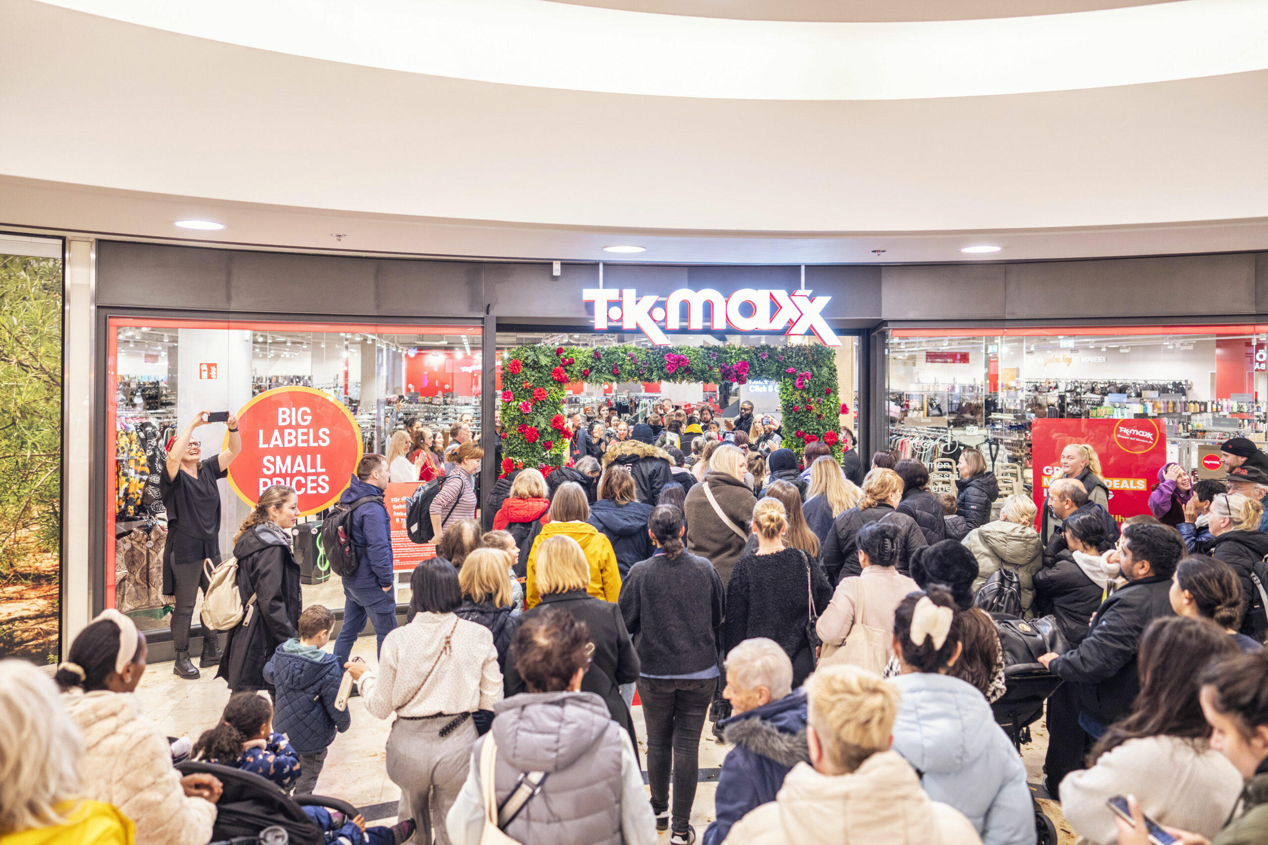 Der Andrang im Elbe Einkaufszentrum war direkt hoch.