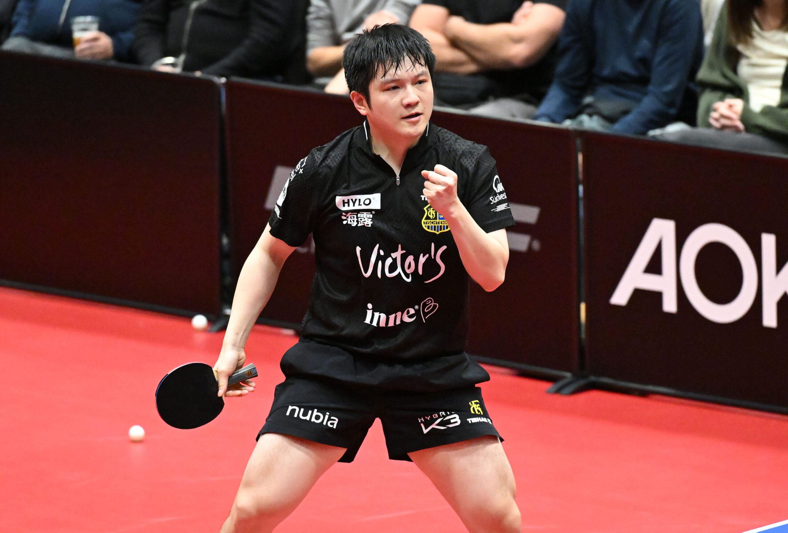 Fan Zhendong jubelt für den 1. FC Saarbrücken