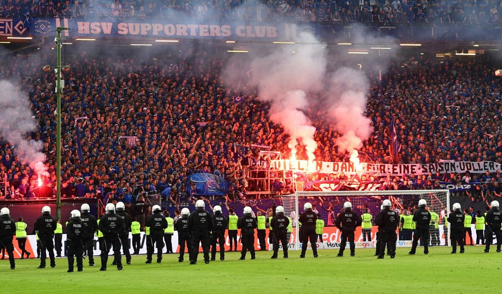 Neue-Regelung-bei-Stadionverboten-Platt-populistisch-durchsichtig-