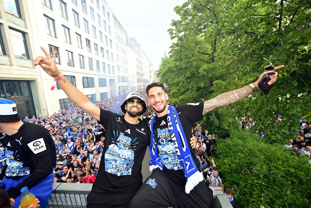 Immanuel Pherai (l.) und sein früherer HSV-Kollege Ludovit Reis.