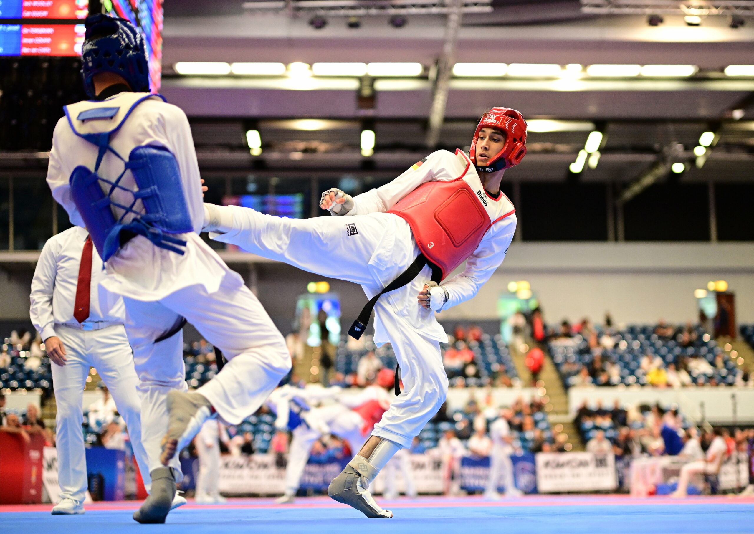 Enis Calik bei einem Taekwondo-Kampf gegen Sadat Said Asadullah