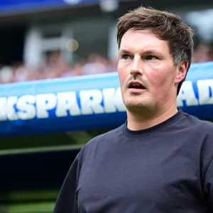 HSV-Trainer Merlin Polzin ist auf der Suche nach Lösungen.