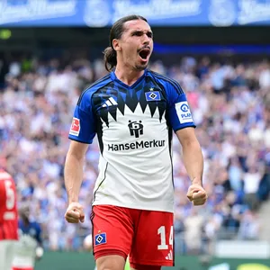 Rayan Philippe bejubelt ein Tor für den HSV