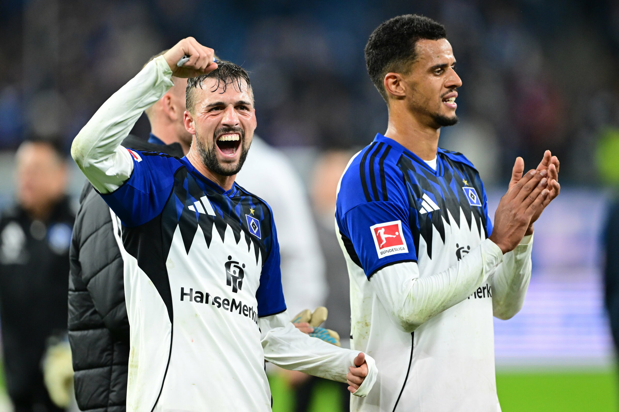 Jonas Meffert jubelt nach dem 4:0-Erfolg gegen Mainz.