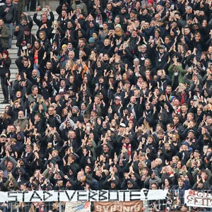 Der St. Pauli-Gästeblock in Frankfurt