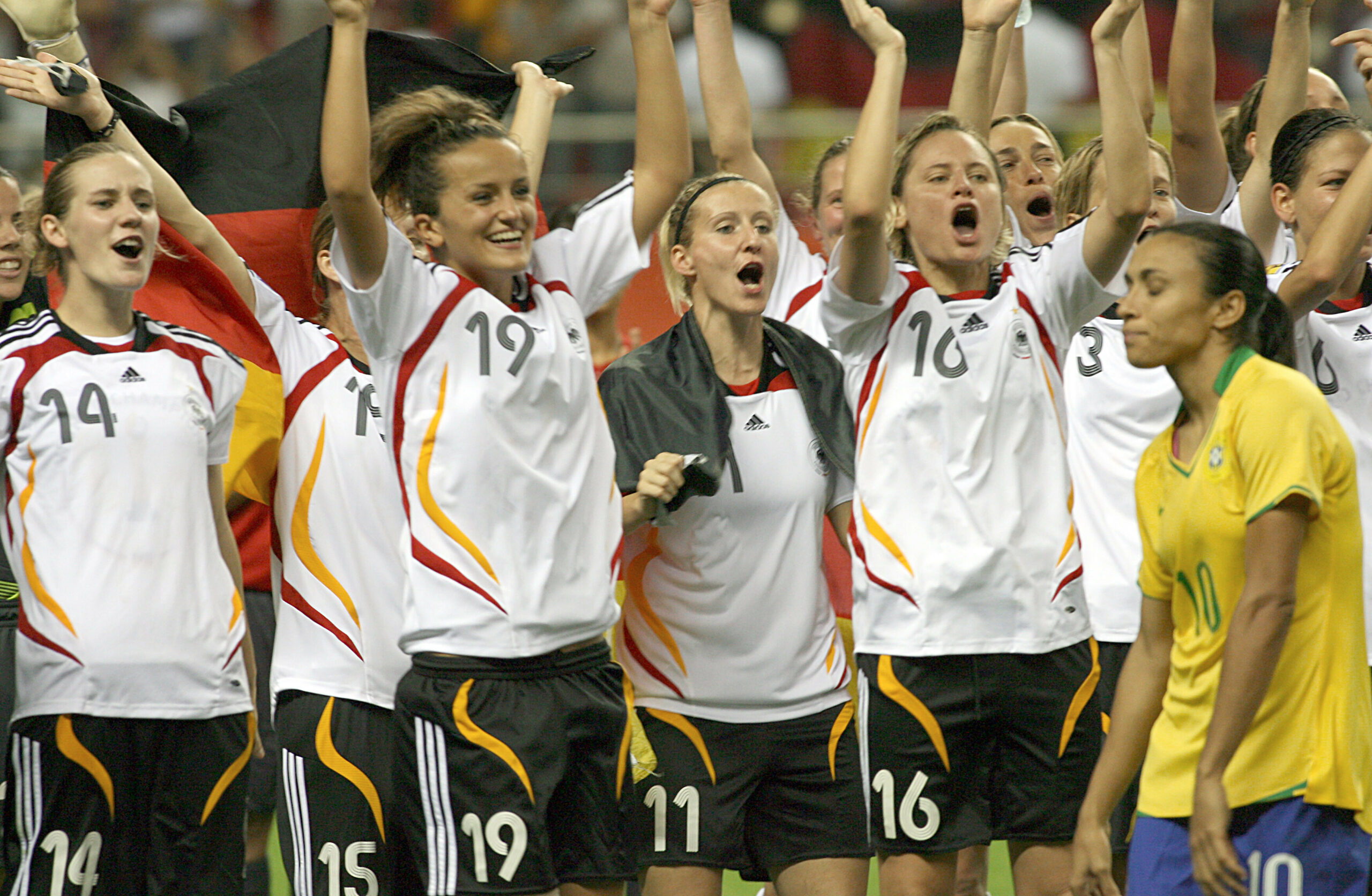 Die deutschen Fußballerinnen bejubeln den WM-Titel im Jahr 2007.