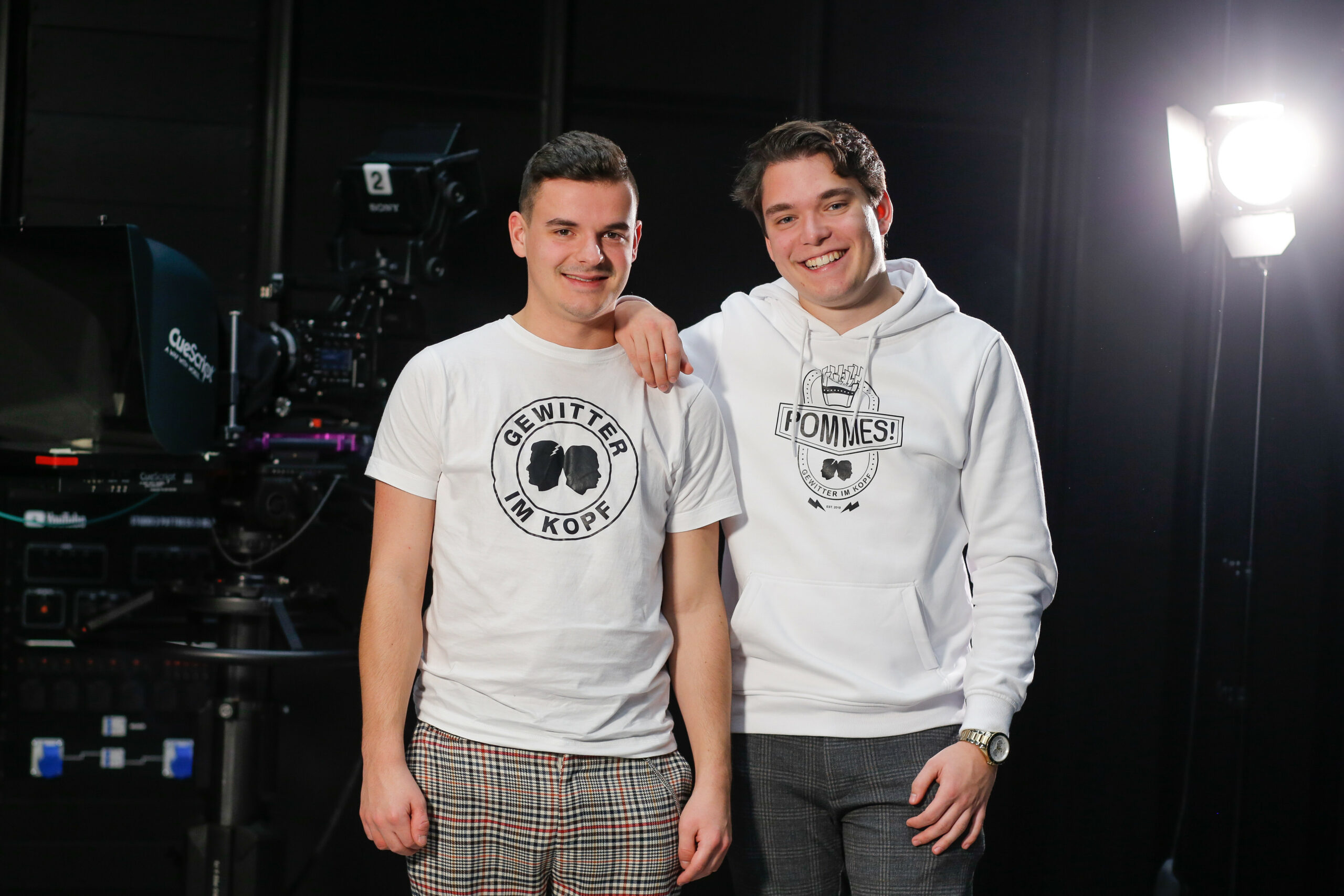 Jan Zimmermann (l) und Tim Lehmann (Gewitter im Kopf - Leben mit Tourette)