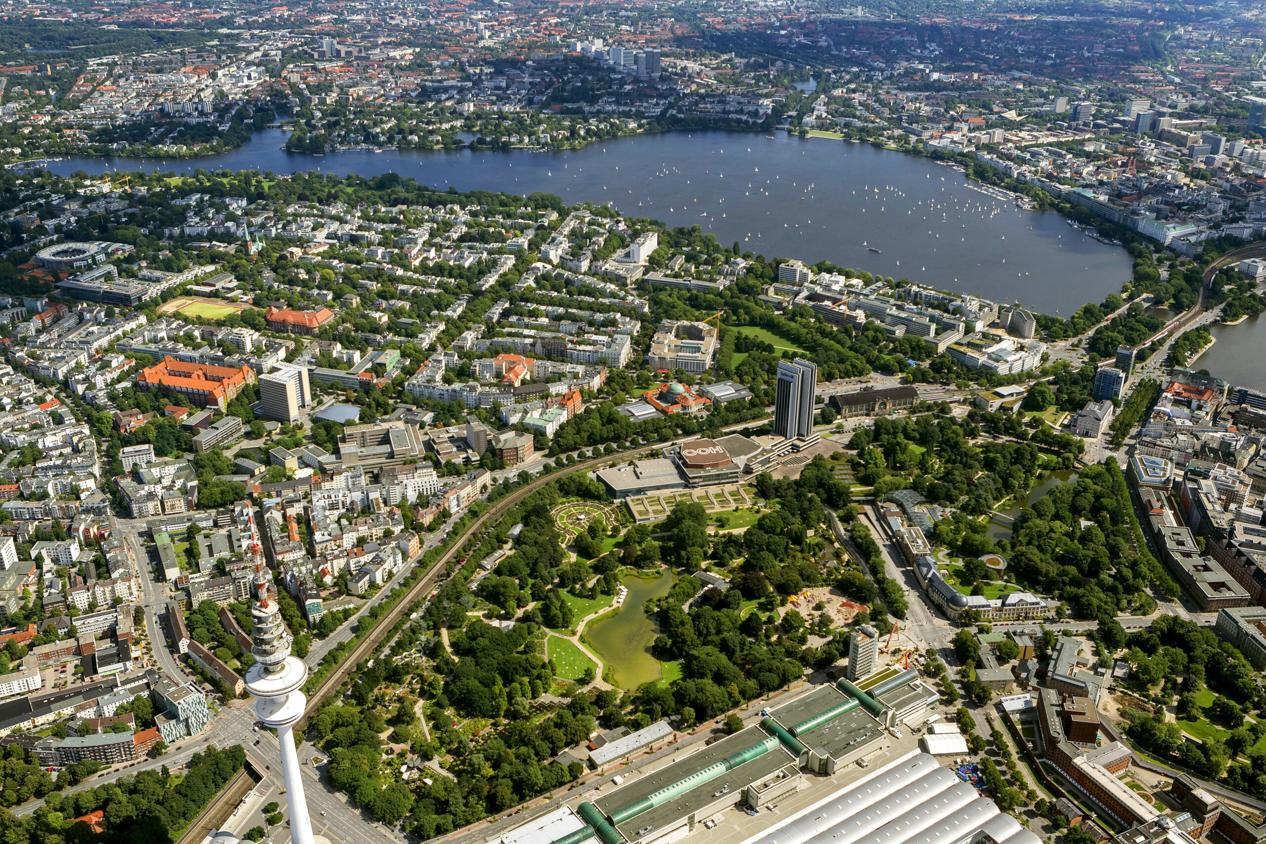 Die Preise für Häuser und Wohnungen sind in Hamburg gestiegen. (Symbolbild)