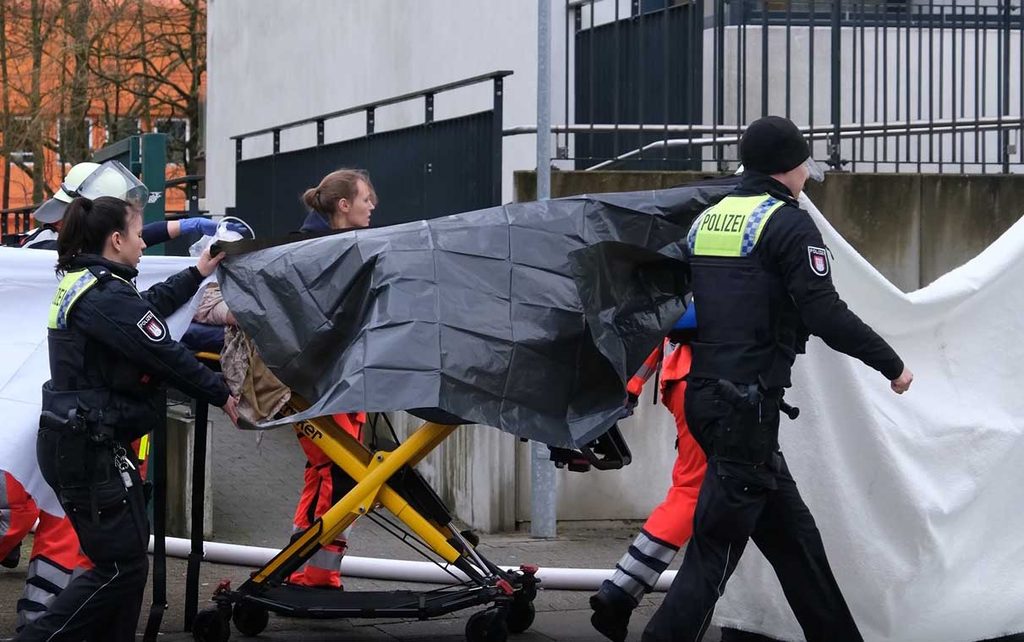 Hochhauswohnung in Billstedt inFlammen – eine Person reanimiert