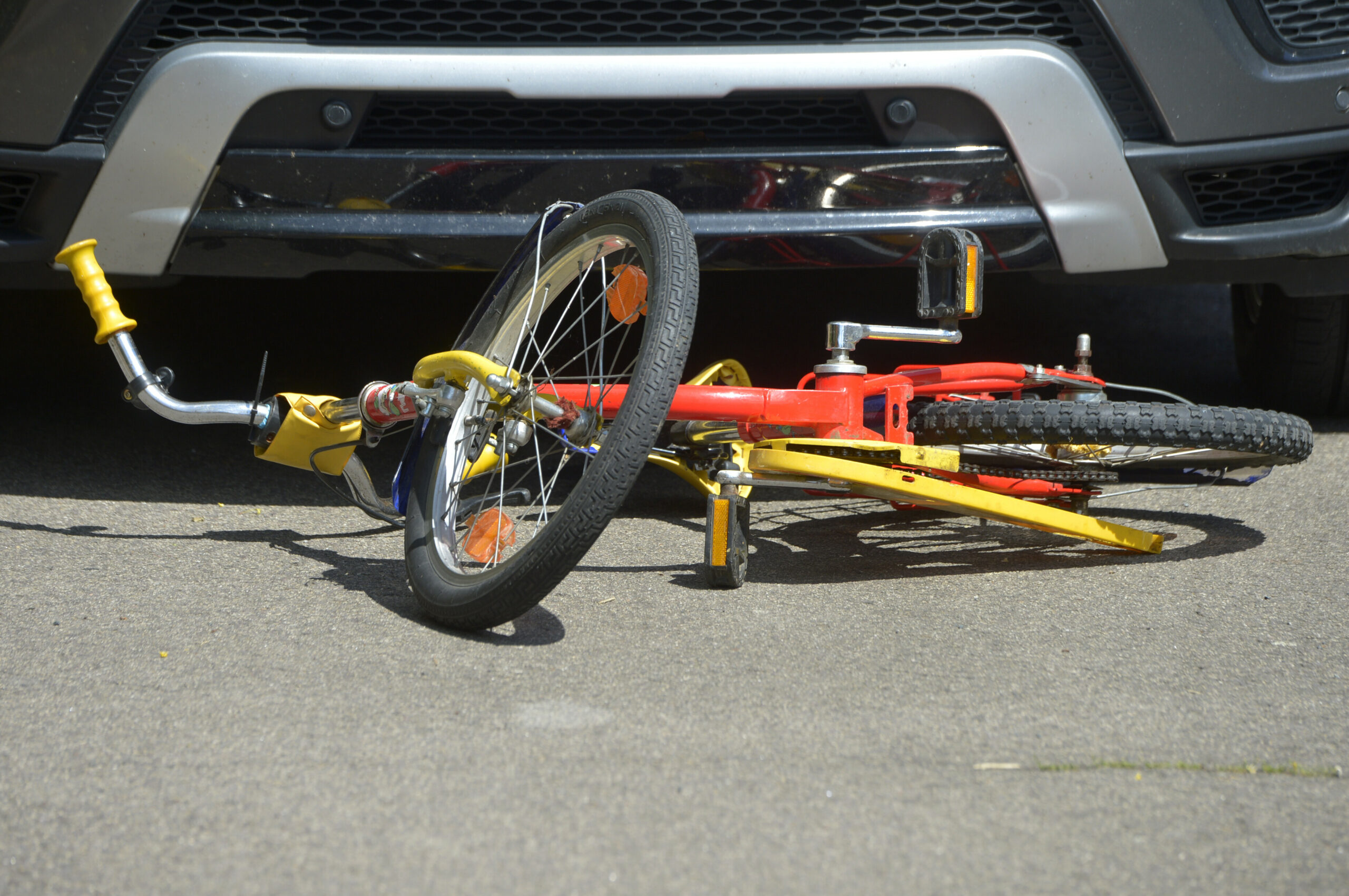 Kind bei Osterjork von Auto erfasst und mitgeschleift – Polizei sucht Zeugen