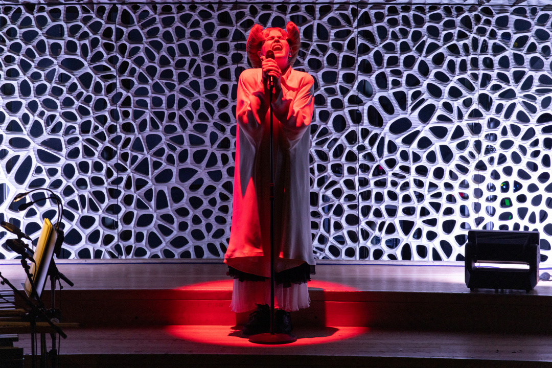 Zaho de Sagazan in der Elbphilharmonie.