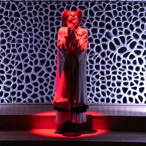 Zaho de Sagazan in der Elbphilharmonie.