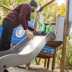 Spielplatz Vater Kind