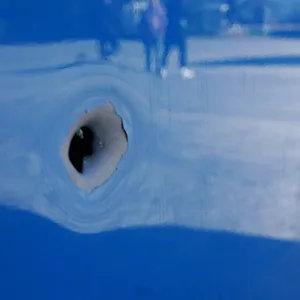 In Heimfeld wurden mehrere Fahrzeuge aus noch ungeklärter Ursache beschossen (Symbolbild).