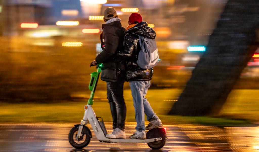In-Hamburg-immer-beliebter-Diese-neuen-Regeln-gelten-k-nftig-f-r-E-Scooter