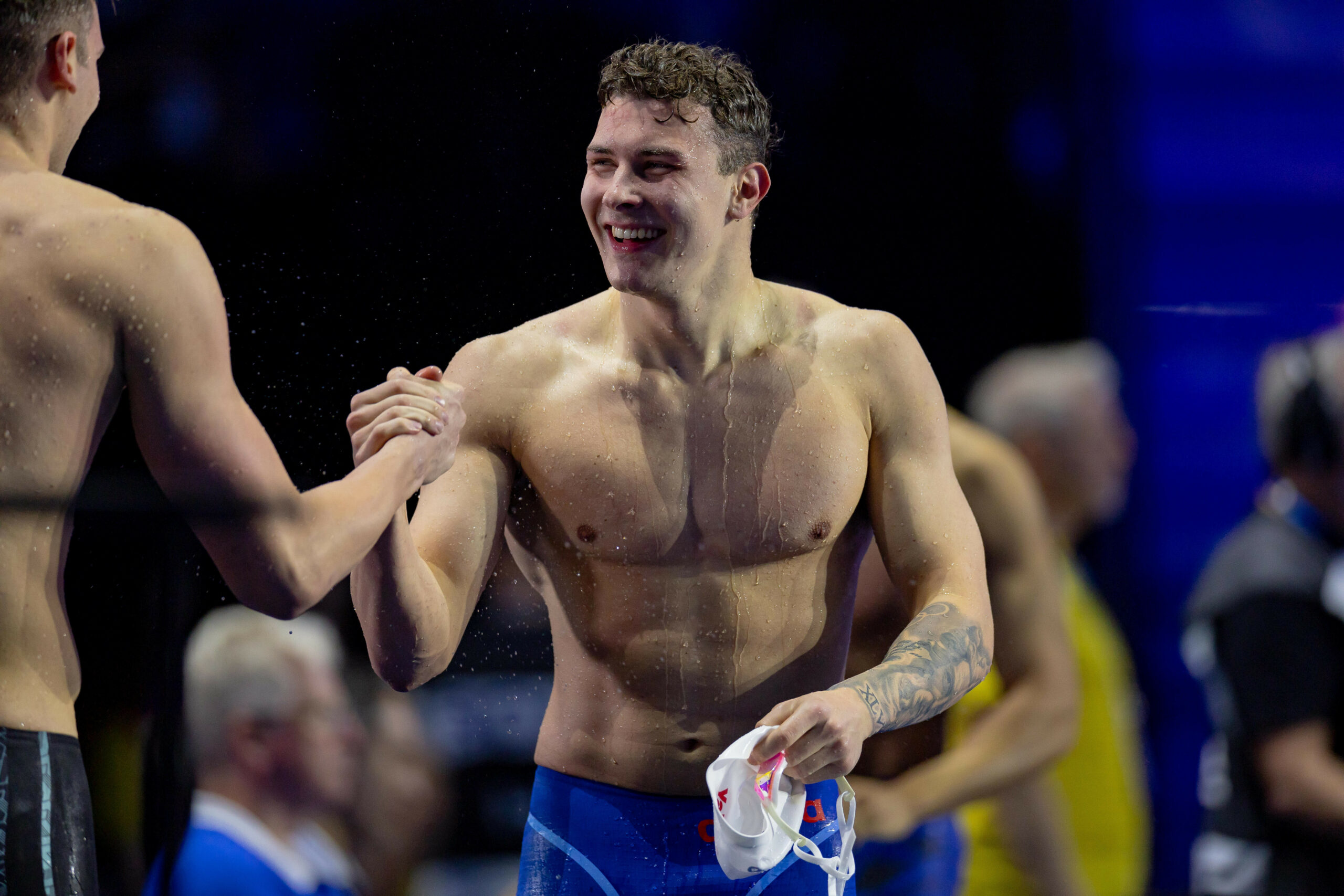 Rafael Miroslaw klatscht ab