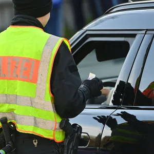 Eine Verkehrskontrolle (Symbolfoto).