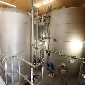 Blick in den Innenraum eines Wasserwerks zur Trinkwasserversorgung