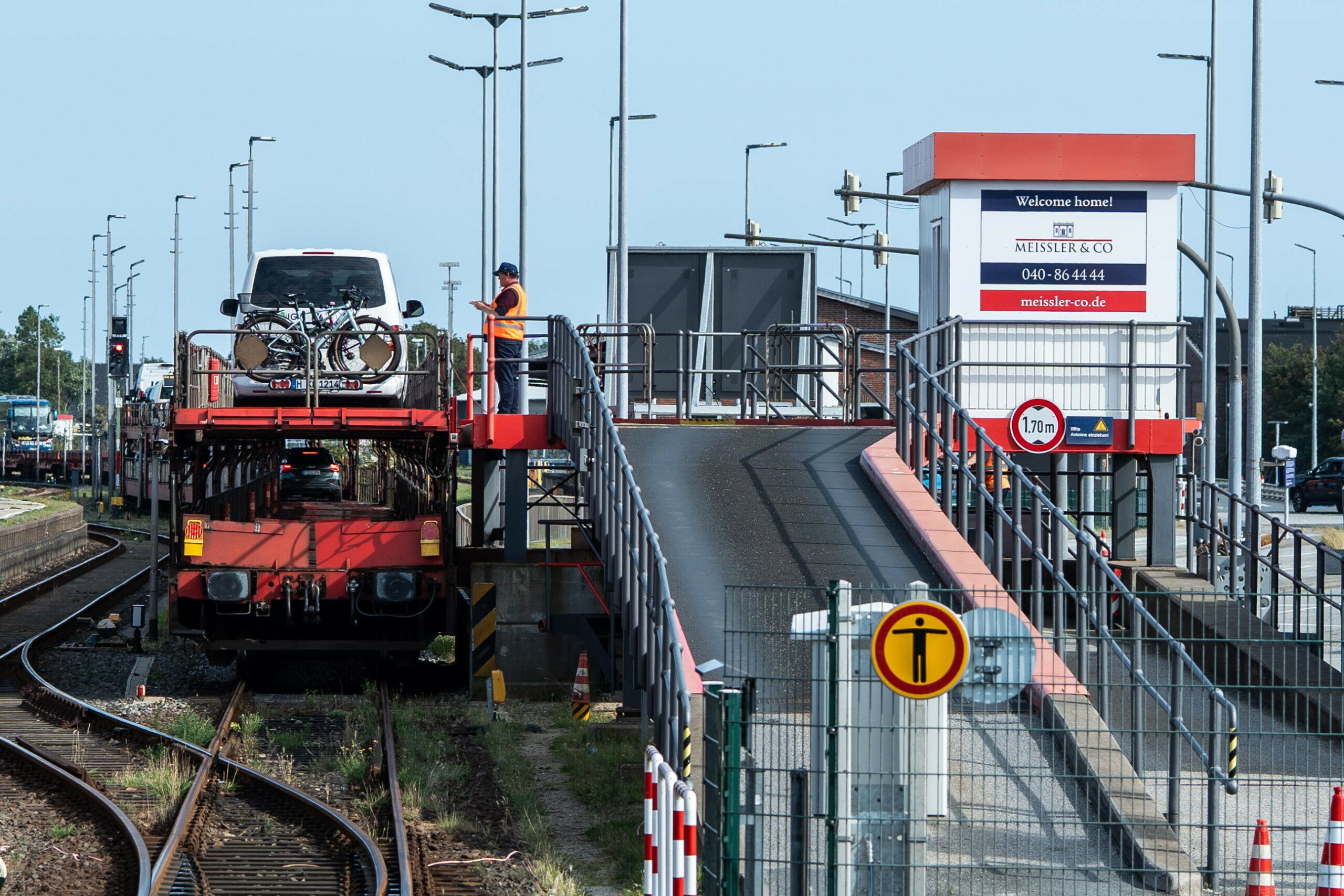 Personalräte warnen vor Verkehrschaos auf der Sylt-Strecke. (Symbolbild)