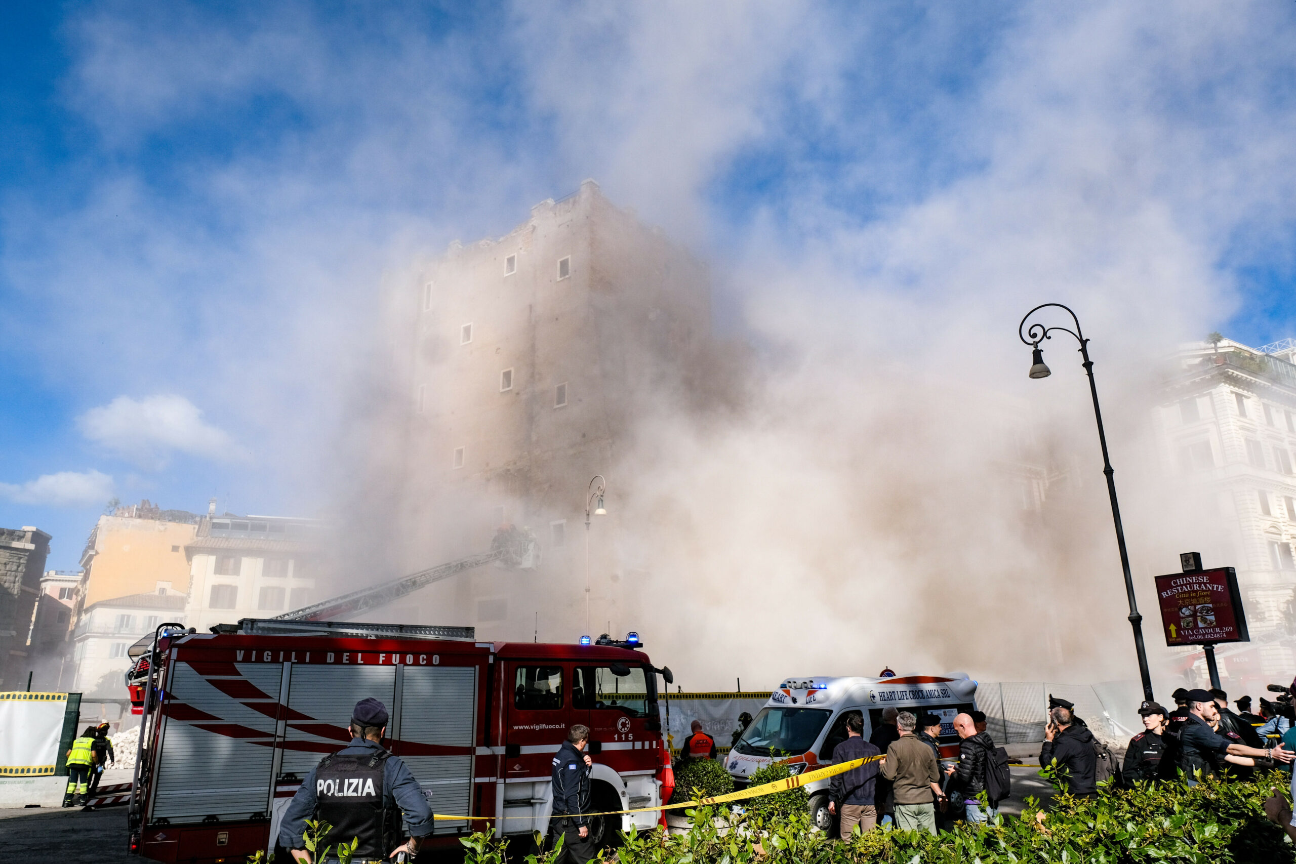 Im Zentrum der italienischen Hauptstadt ist ein Teil des mittelalterlichen Turms Torre dei Conti eingestürzt.