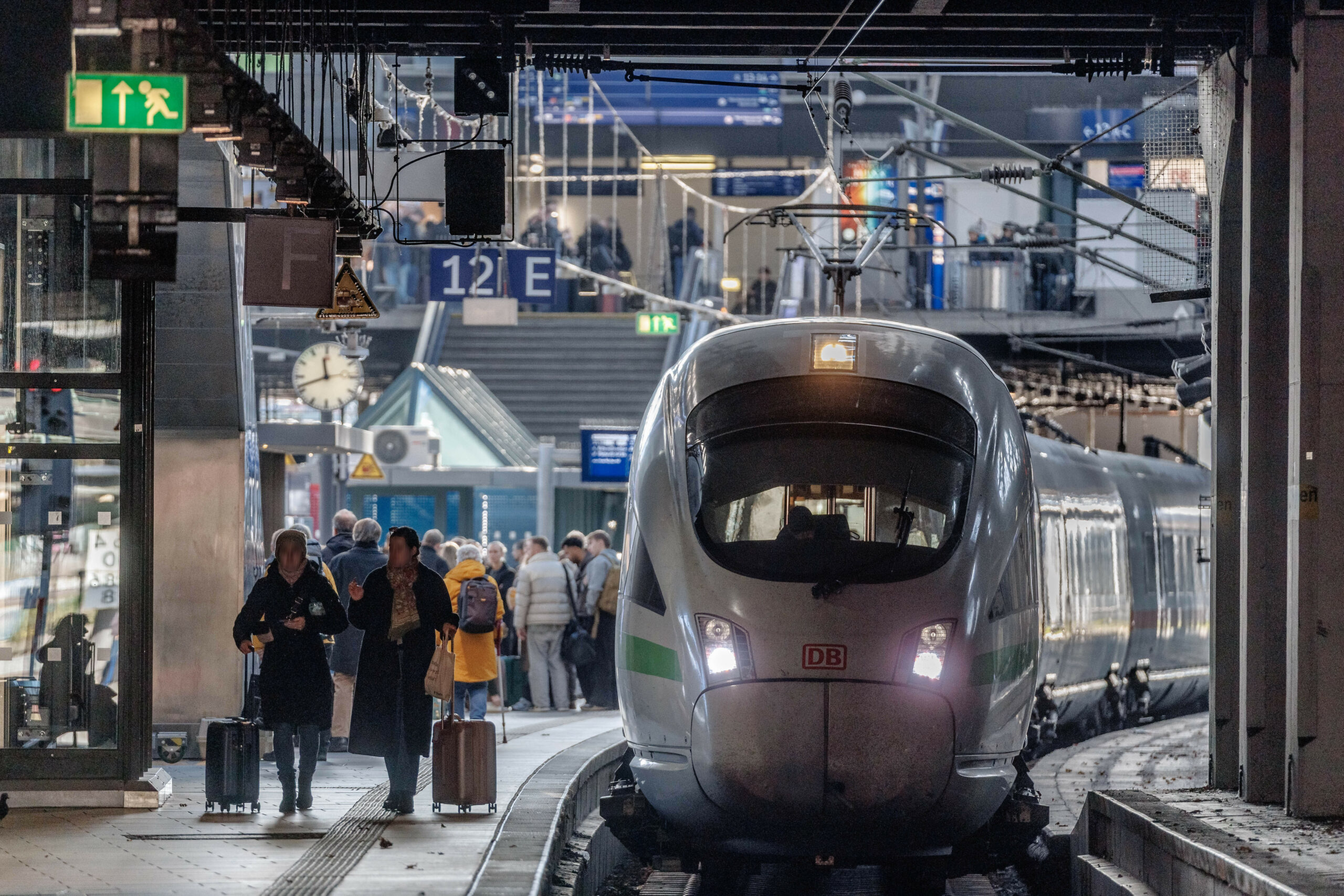 Ständig Verspätungen und immer wieder Zugausfälle: Die wichtige ICE-Trasse zwischen Hamburg und Hannover ist überlastet.