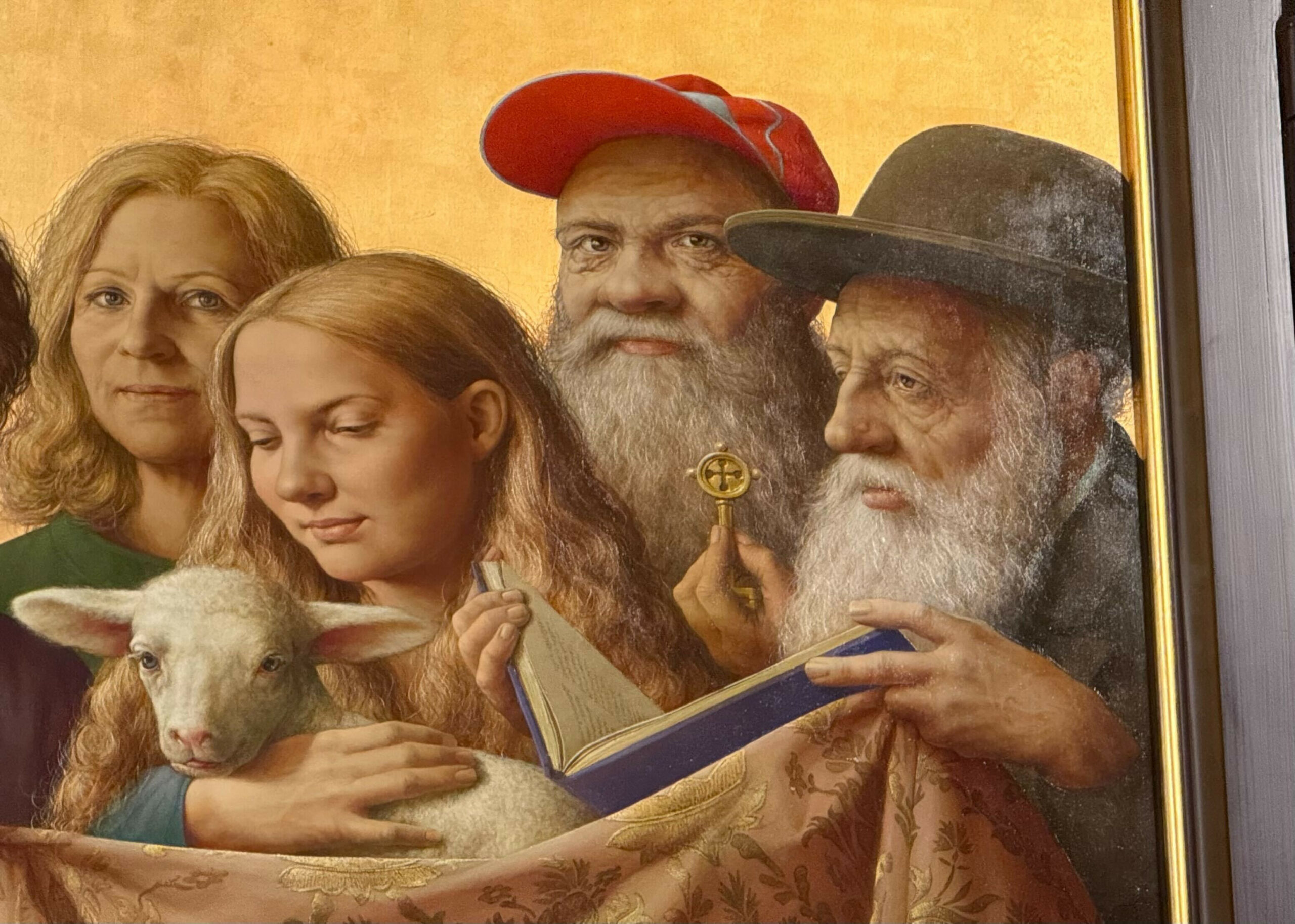 Der Ausschnitt des Cranach-Triegel-Altars in der Marienkirche des Friedhofs Campo Santo Teutonico zeigt den deutschen Obdachlosen Burkhard Scheffler (rote Basketballmütze) als Petrus.