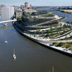 Der Entwurf des dänischen Architektenbüro Bjarke Ingels Group (BIG) für die neue Oper in Hamburg.