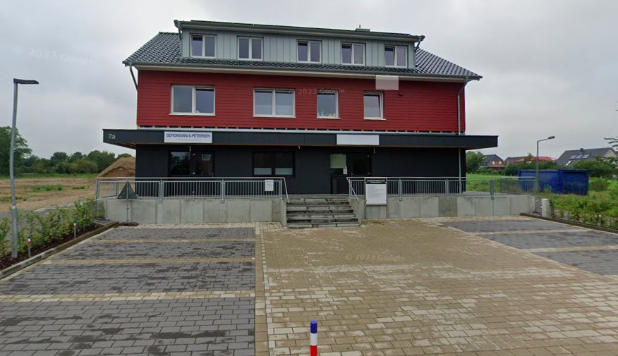 Außenansicht eines Hauses in Leerzen