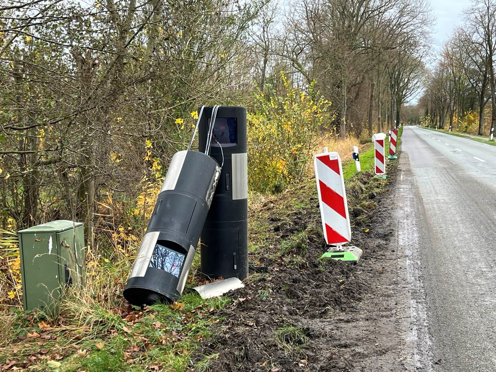 Der Blitzer ist in der Mitte abgebrochen.