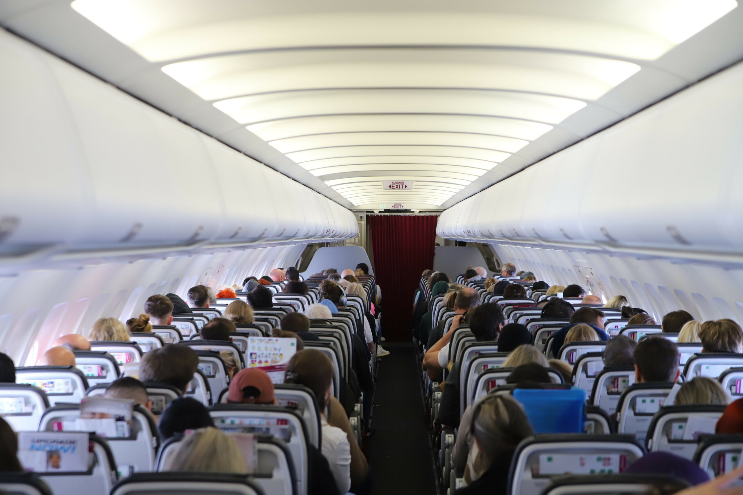 Bei Flugverspätung am besten dokumentieren: der Zeitpunkt, an dem die Flugzeugtür geöffnet wird.