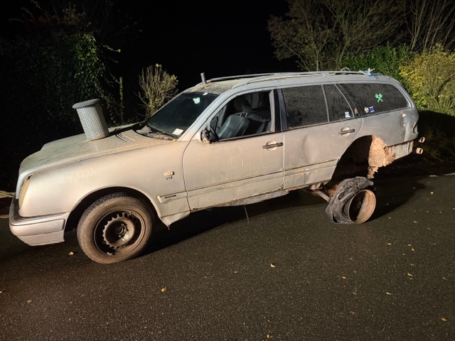Tuning nach Hausmacher-Art: Der umgebaute Mercedes des 17-Jährigen.
