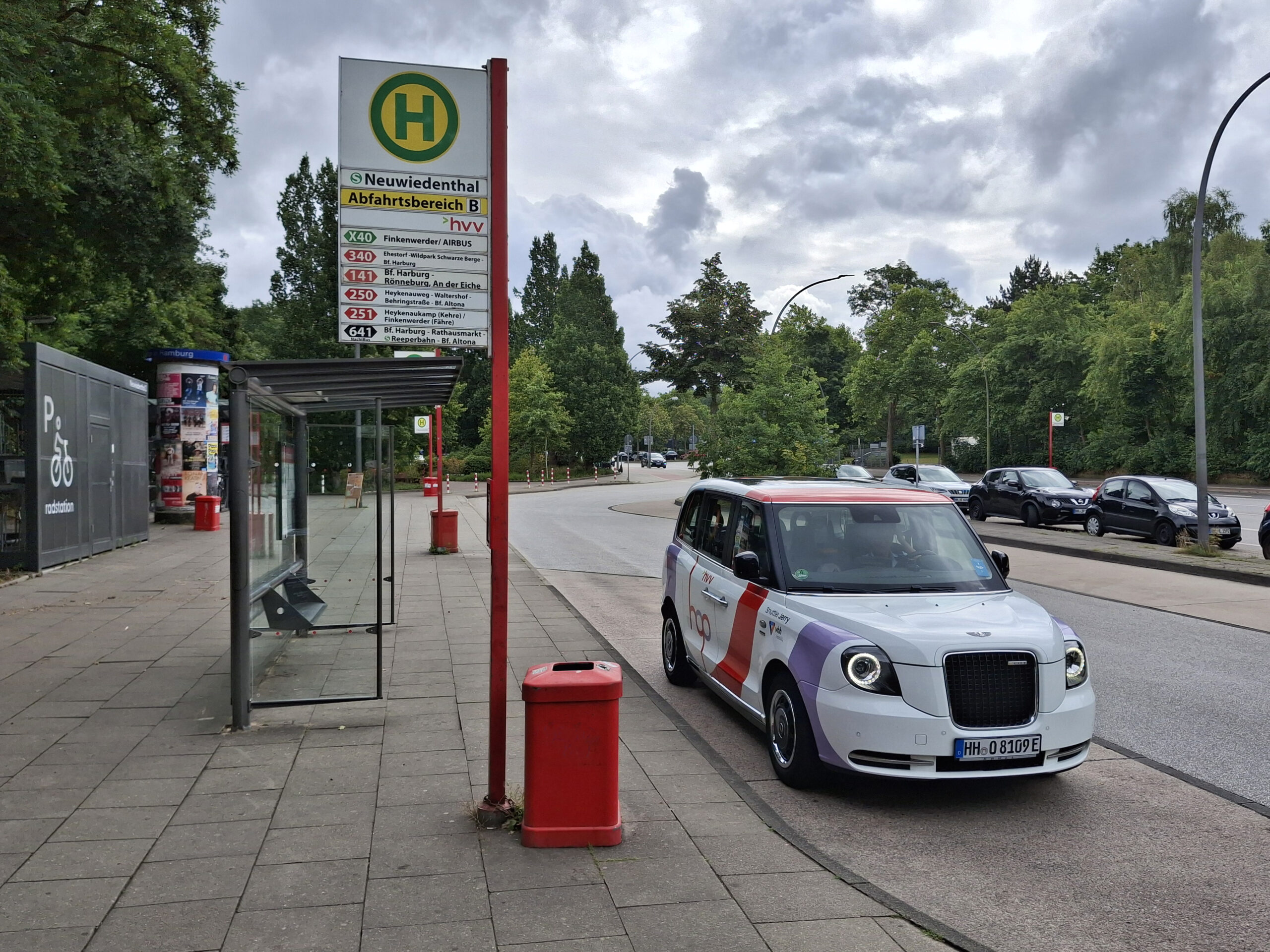 Ab dem 14. Dezember sollen die weißen Shuttles von „hvv hop“ auch im westlichen Teil von Harburg unterwegs sein.