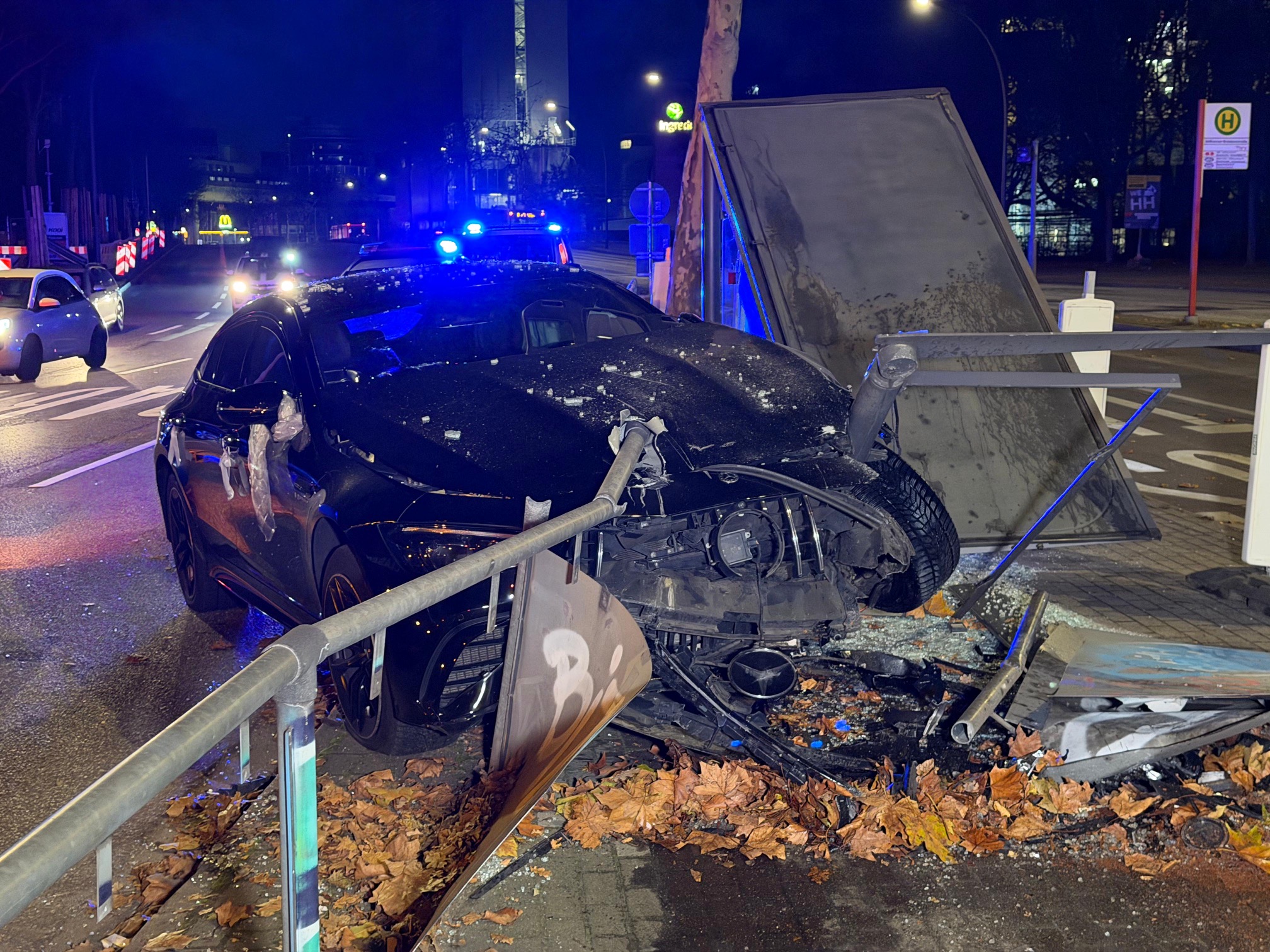 Verunfallter Mercedes