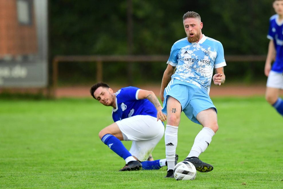 Jeremy Wachter spielt einen Pass