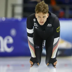 Finn Sonnekalb nach dem Eisschnelllauf Welt-Cup Rennen in Heerenveen