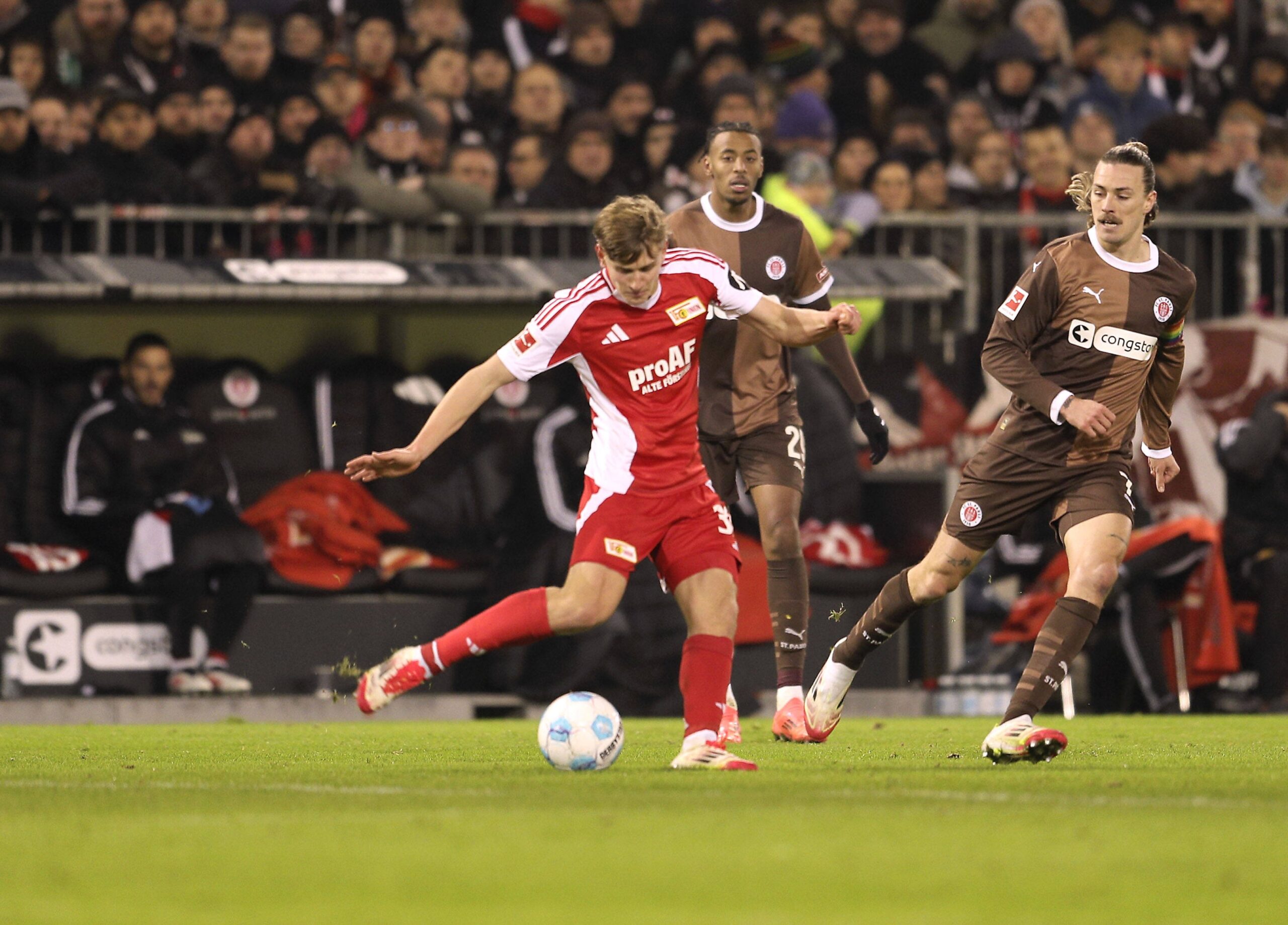 Aljoscha Kemlein gegen Jackson Irvine