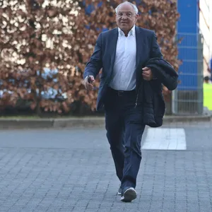 Felix Magath auf dem Weg ins Volksparkstadion