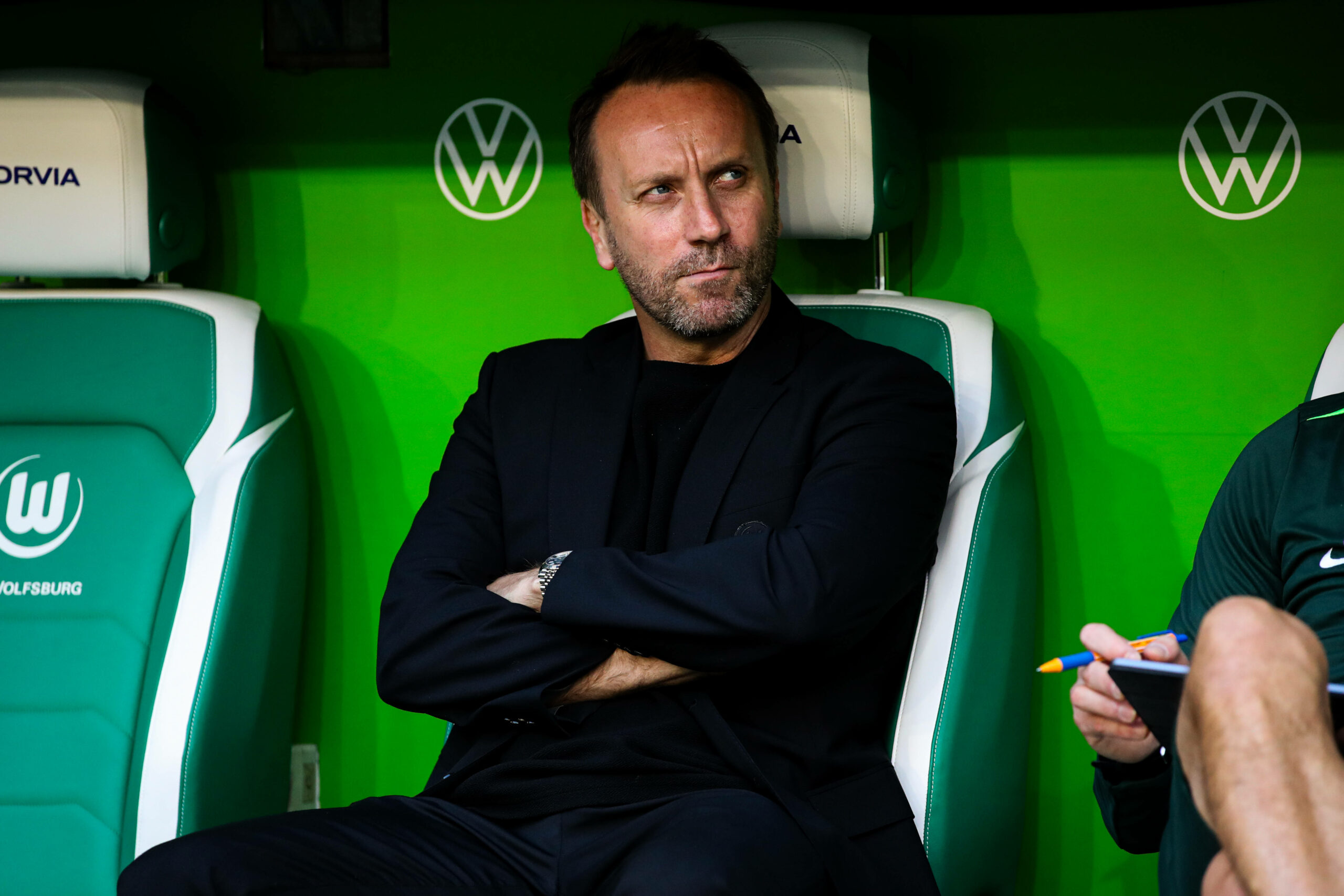 Sebastian Schiendzielorz auf der Wolfsburger Bank