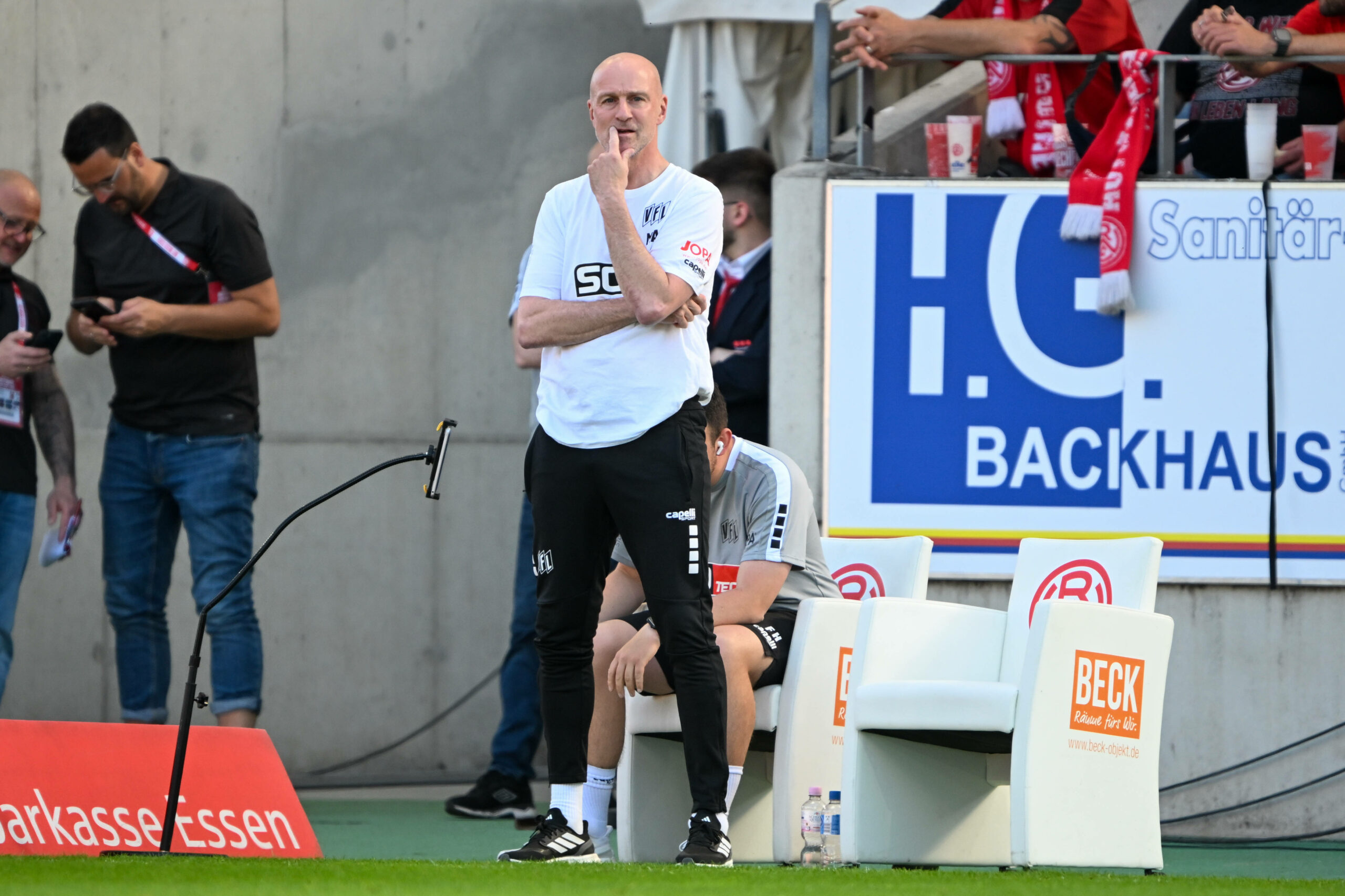 Marco Antwerpen an der Seitenlinie als Trainer des VfL Osnabrück