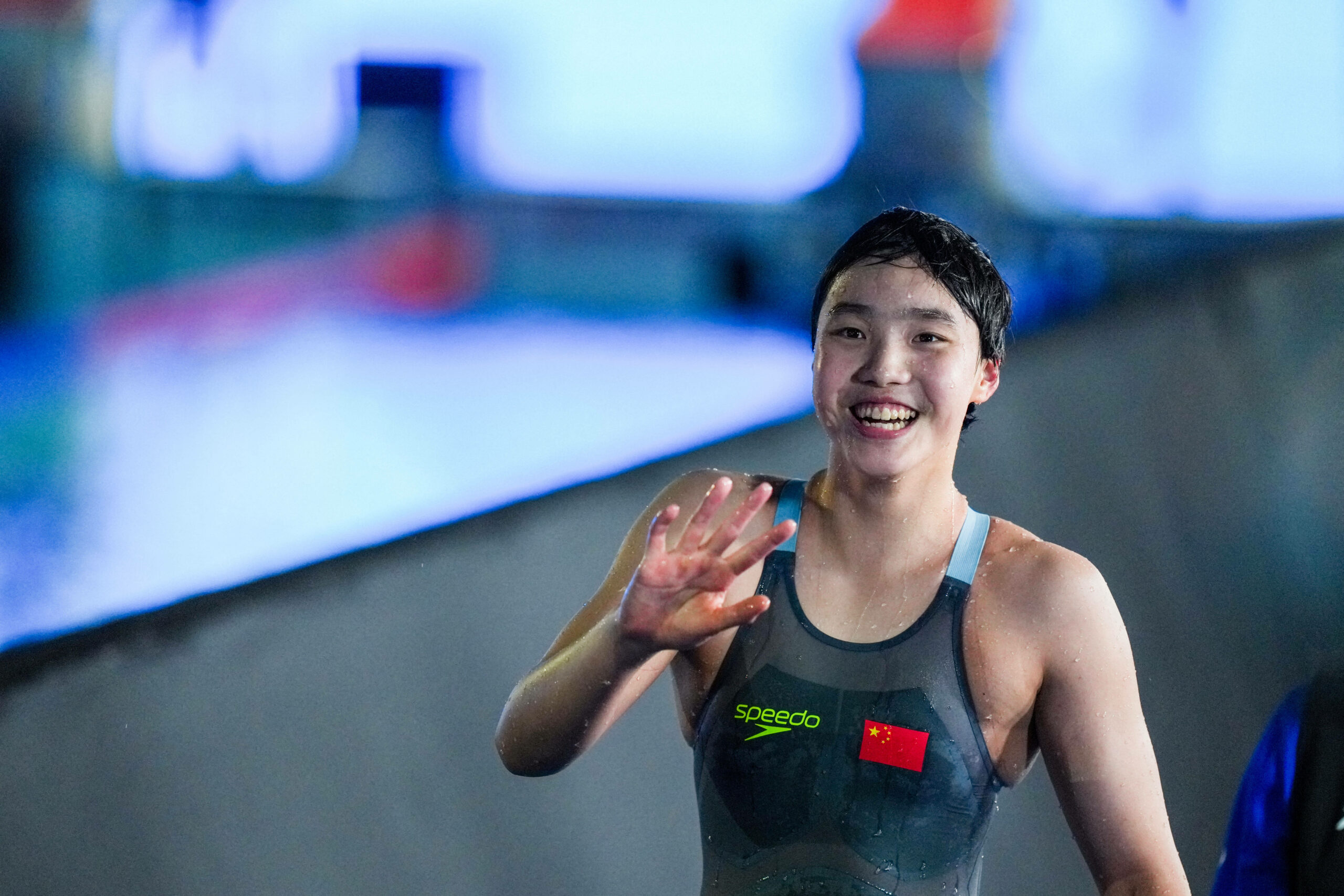 Die Chinesische Schwimmerin Yu Zidi (13) bei der Schwimm-WM in Singapur