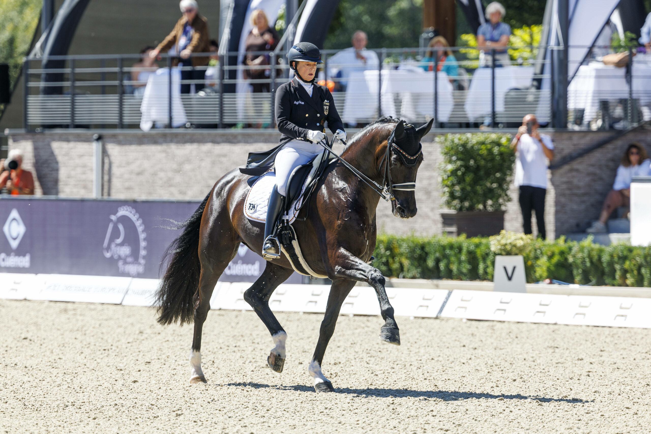 Dressur-Star Isabell Werth bei einem Wettkampf auf ihrem Pferd