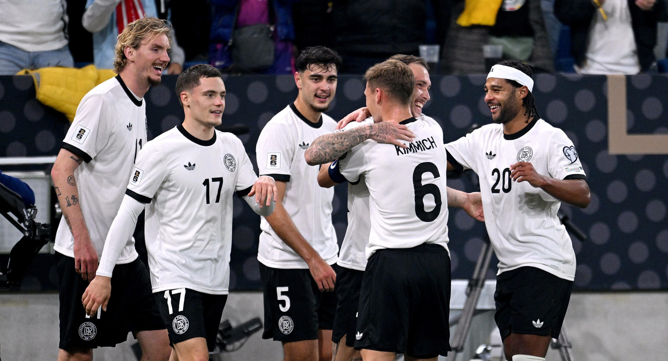 Nick Woltemade, Florian Wirtz, Alexander Pavlovic, David Raum und Joshua Kimmich (v. l. n. r.) jubeln über das 1:0 im WM-Qualifikationsspiel gegen Luxemburg