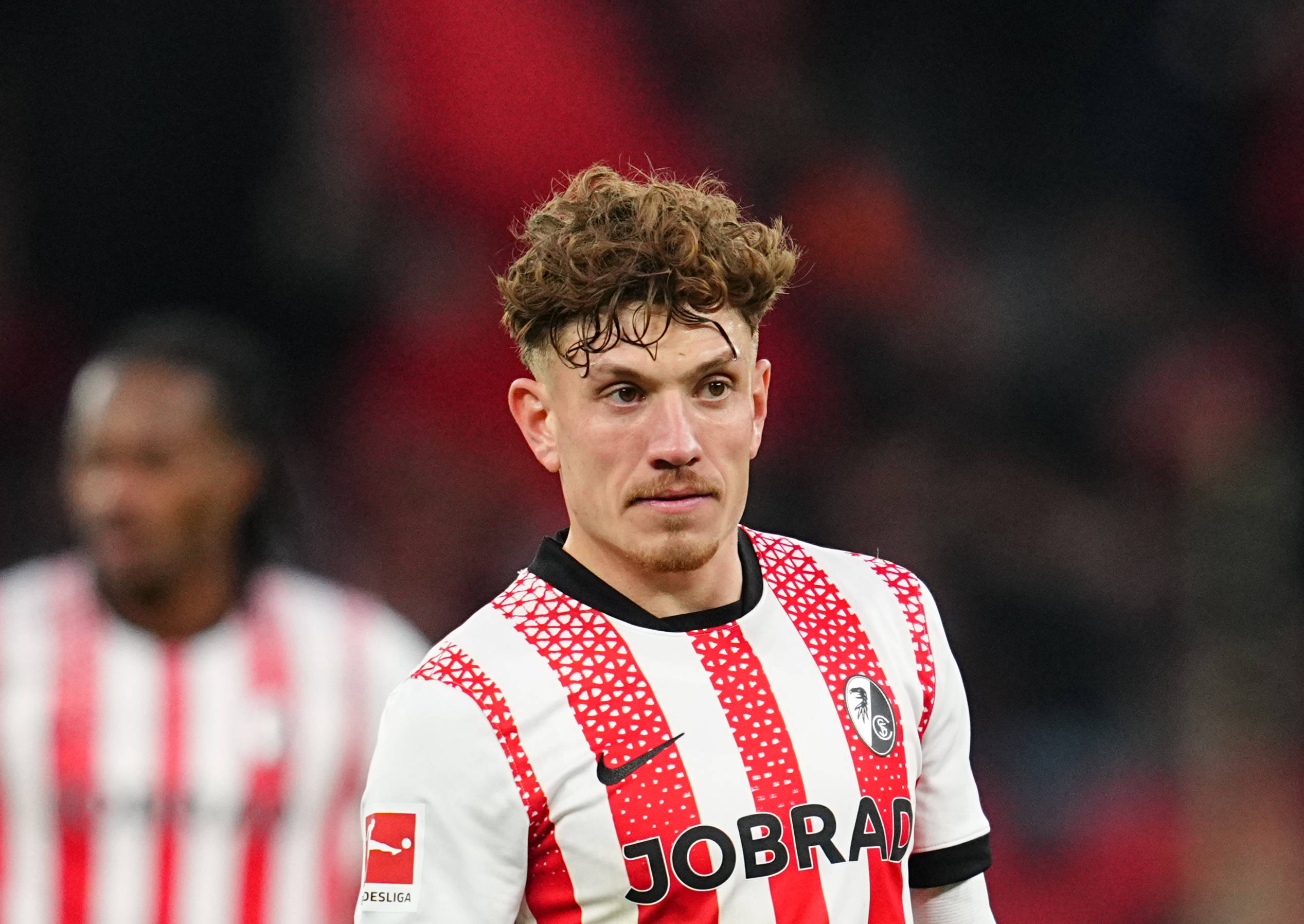 Philipp Treu schaut leicht skeptisch.